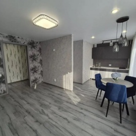 О квартире


	Количество комнат:&nbsp;3
	Общая площадь:&nbsp;53&nbsp;м&sup2;
	Площадь кухни:&nbsp...